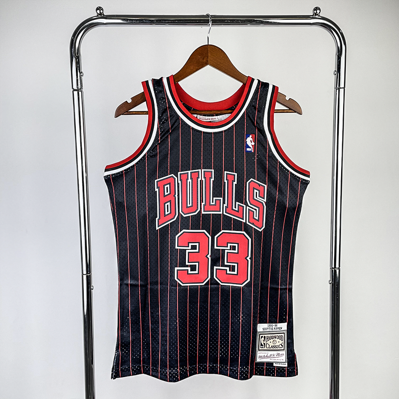 Regata Mitchell & Ness Chicago Bulls 1995-1996 Preta - Rei da Pelada