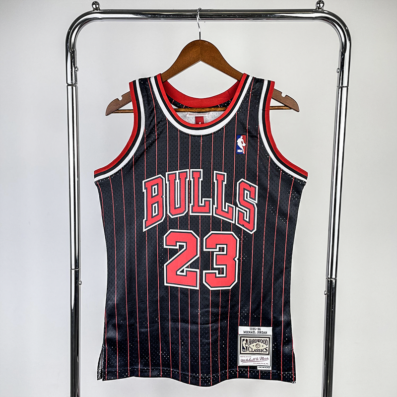 Regata Mitchell & Ness Chicago Bulls 1995-1996 Preta - Rei da Pelada