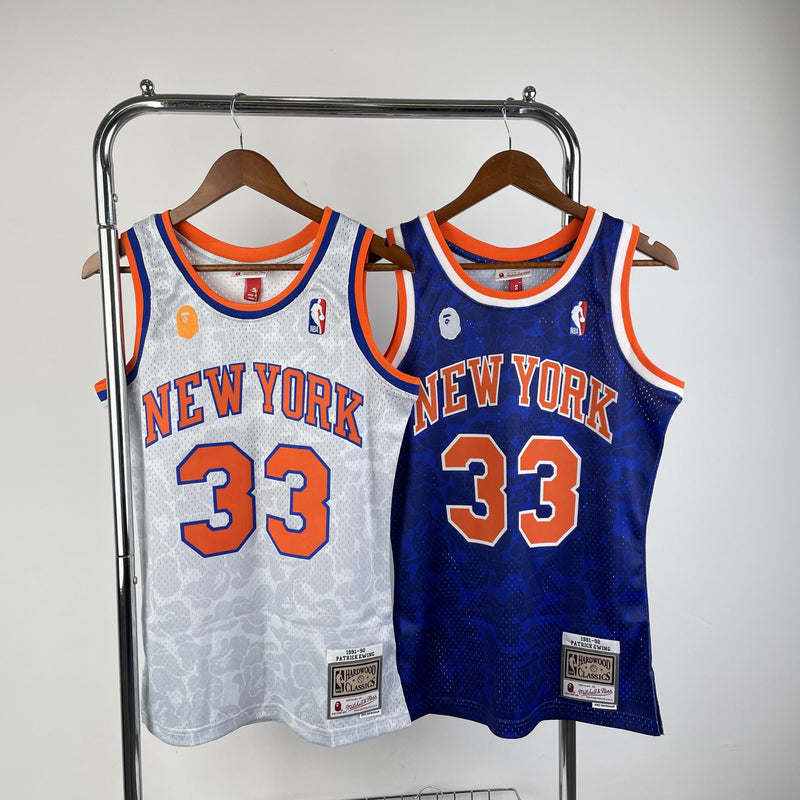 Regata Mitchell & Ness x BAPE - New York Knicks Branca - Rei da Pelada