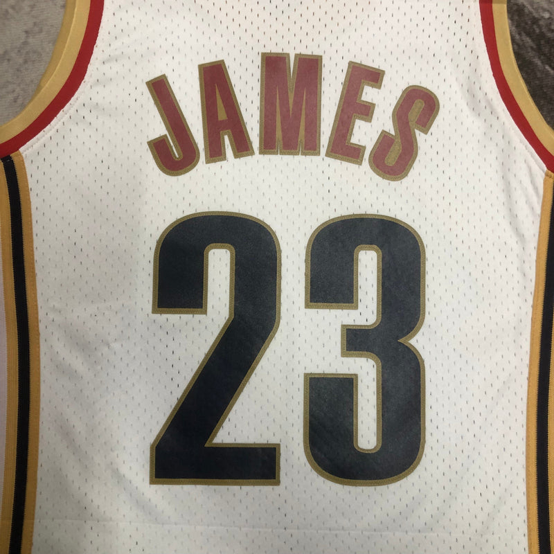 Regata Cleveland Cavaliers Mitchell & Ness Home Edition 03/04 - Rei da Pelada