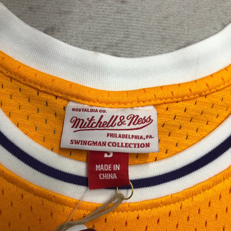 Regata Mitchell & Ness Los Angeles Lakers 1984-1985 Amarela - Rei da Pelada