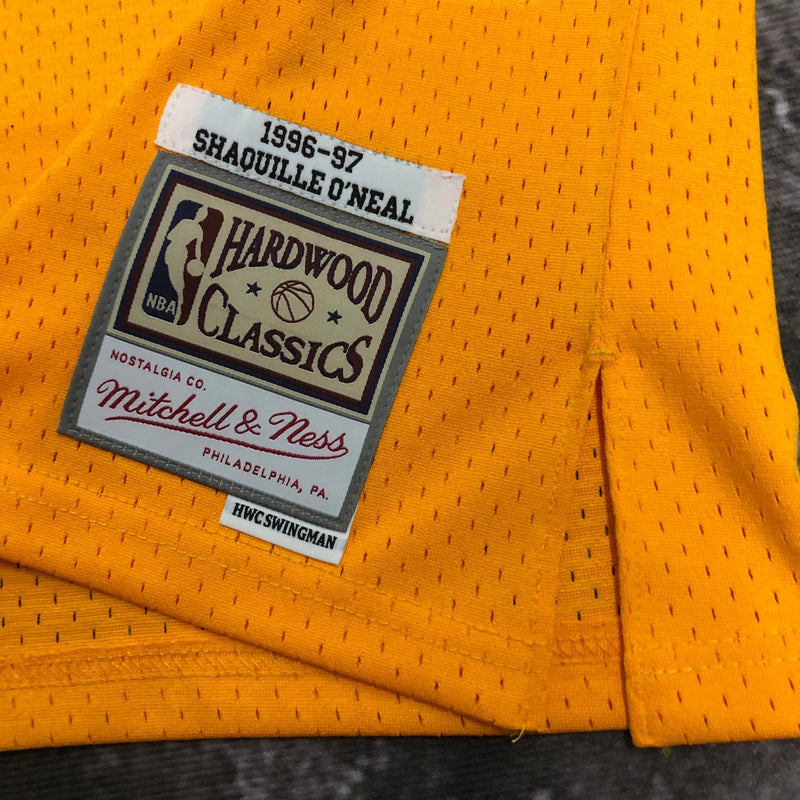 Regata Mitchell & Ness Los Angeles Lakers 1984-1985 Amarela - Rei da Pelada