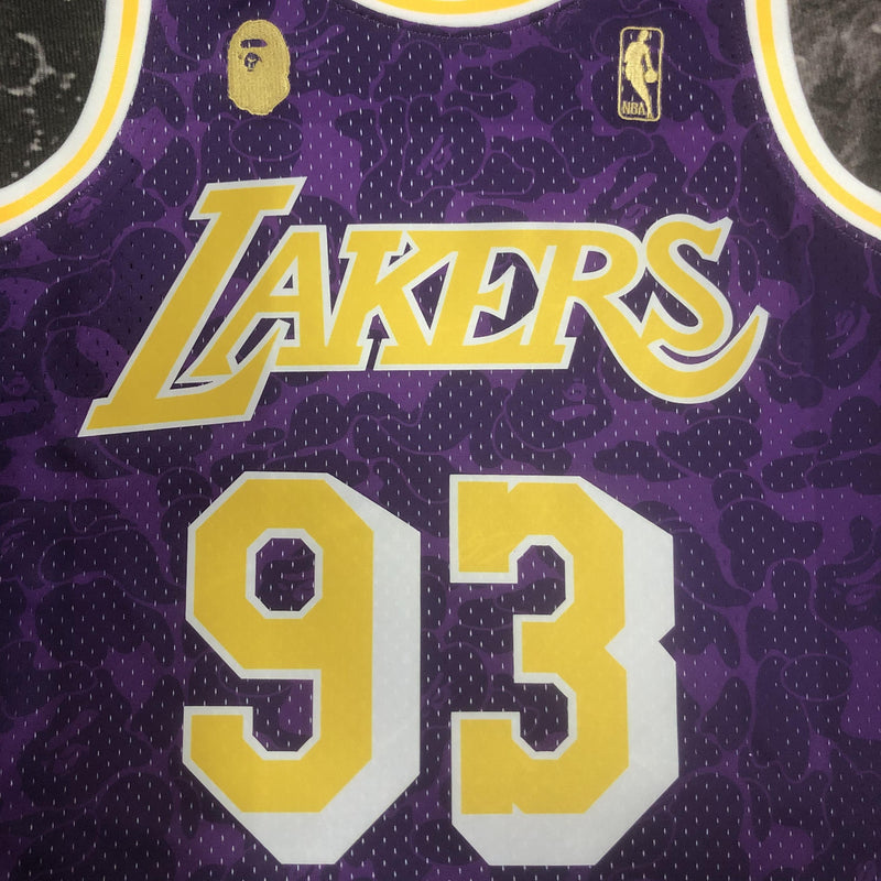 Regata Mitchell & Ness x BAPE - Los Angeles Lakers Roxo - Rei da Pelada