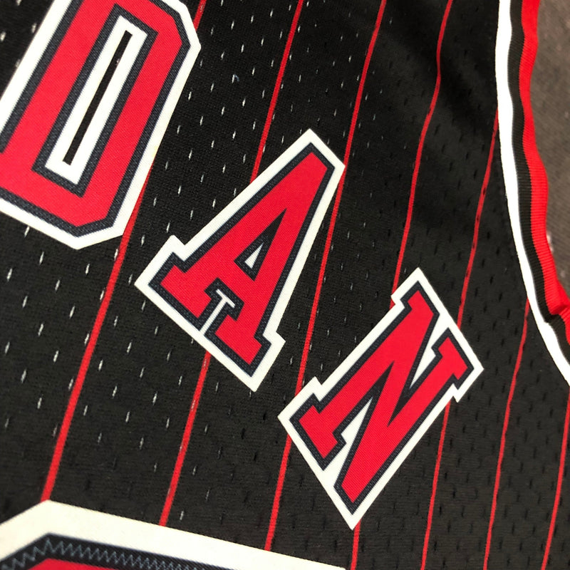 Regata Chicago Bulls Alternative Mitchell & Ness 95/96 - Rei da Pelada