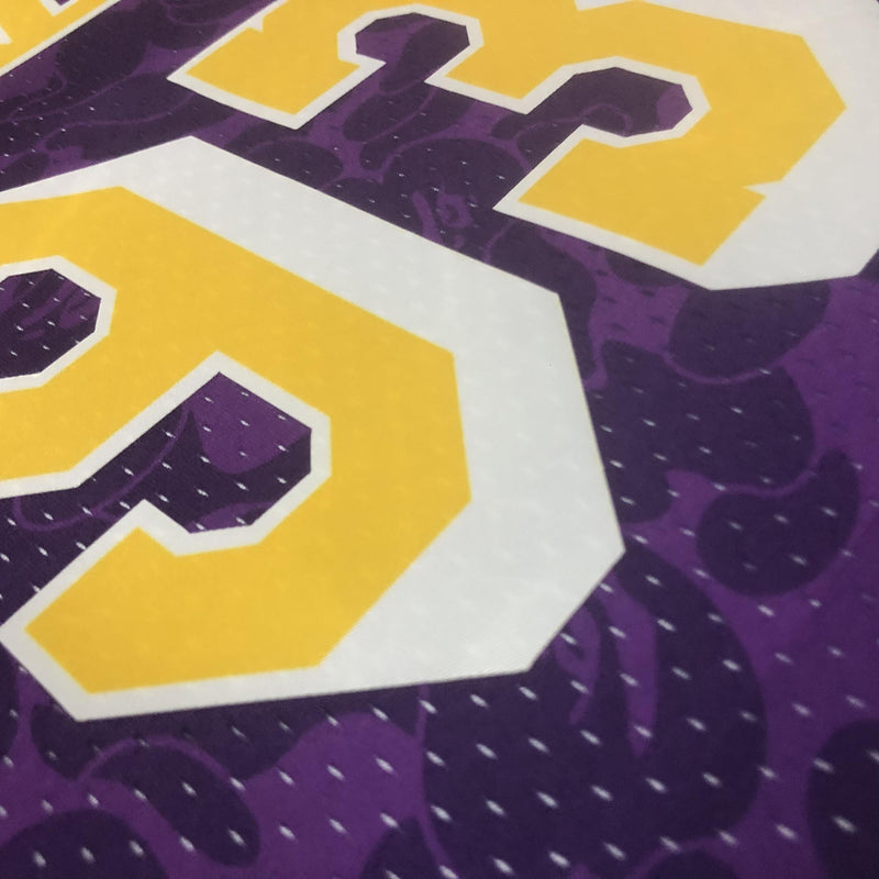 Regata Mitchell & Ness x BAPE - Los Angeles Lakers Roxo - Rei da Pelada