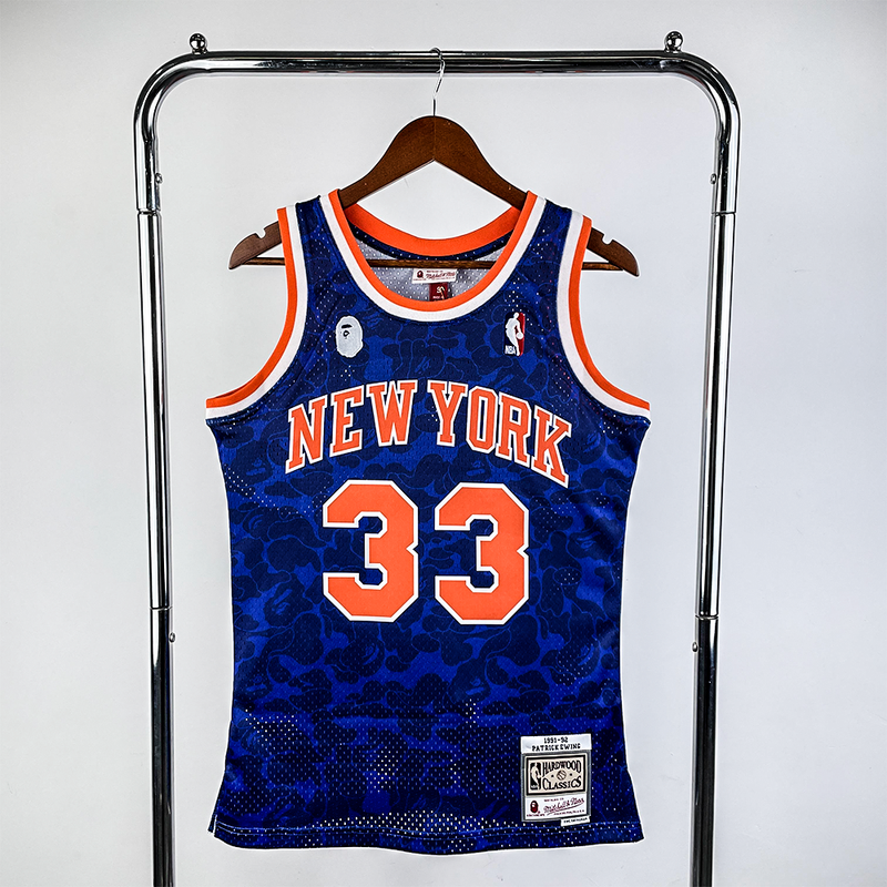 Regata Mitchell & Ness x BAPE - New York Knicks Azul - Rei da Pelada